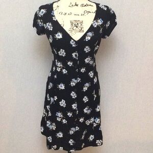 Hollister floral dress size Large  super cute